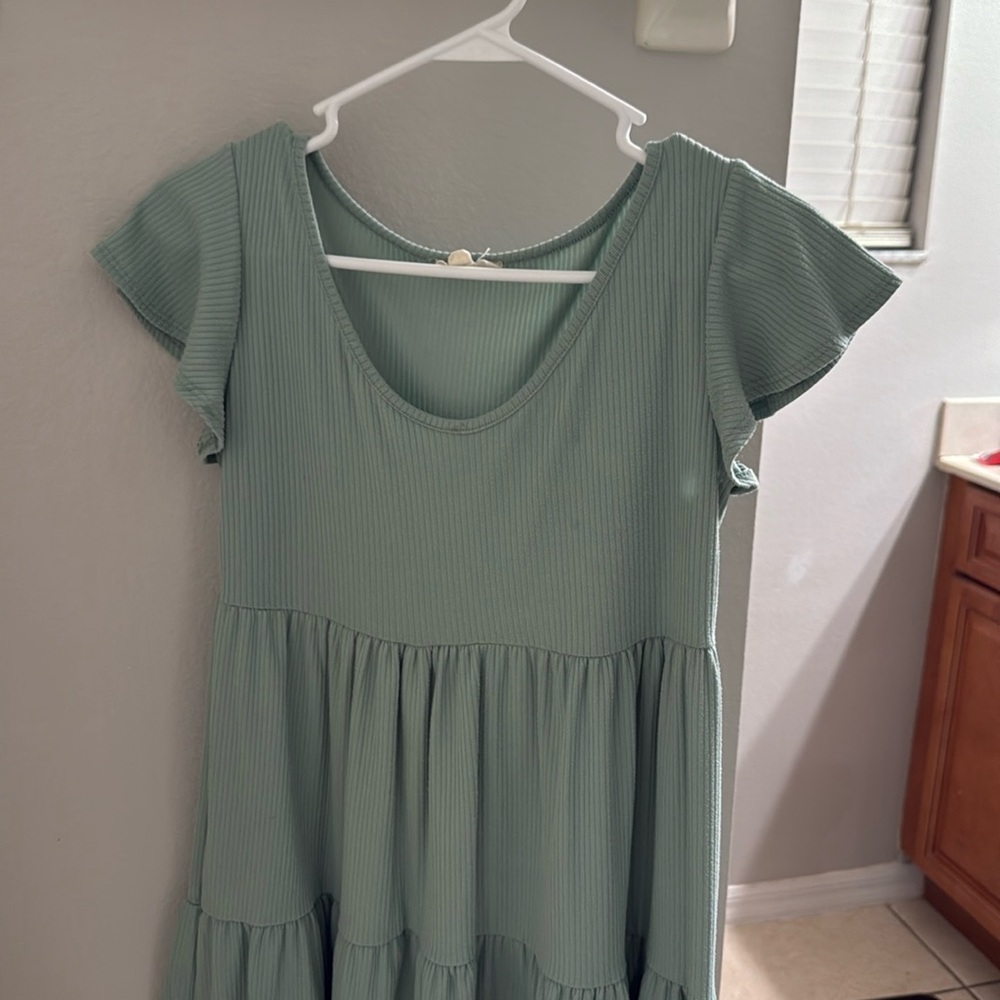 Green maternity dress small soft and comfy
